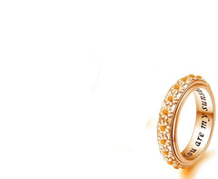 Dual-Tone Daisy Spin Ring