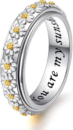 Dual-Tone Daisy Spin Ring