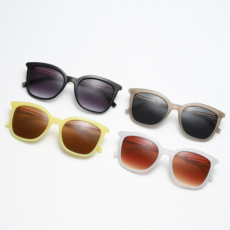 New Retro Hollow Metal Sunglasses for Men & Women